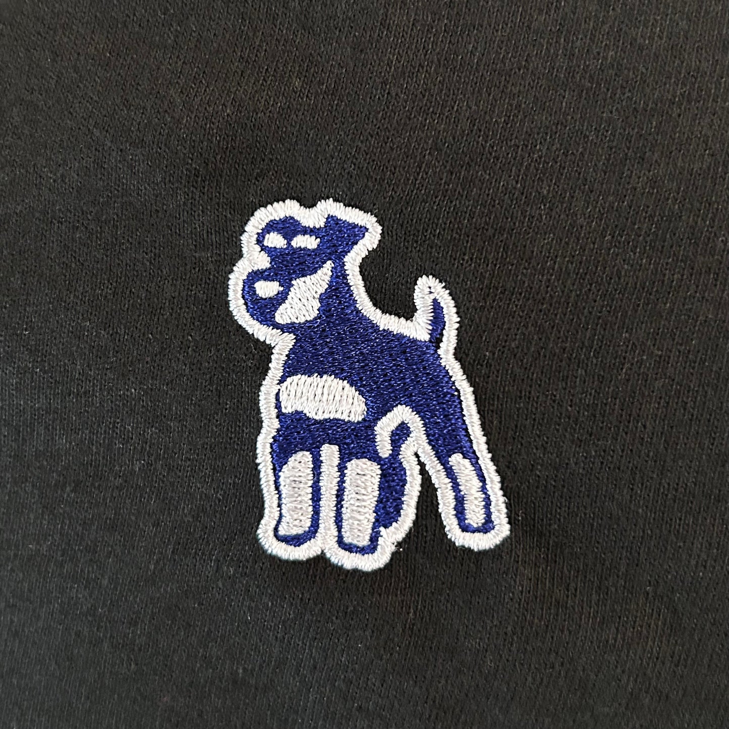 シュナウザーポイントロゴ刺繍ロングTee(ネイビー×ホワイトロゴ)