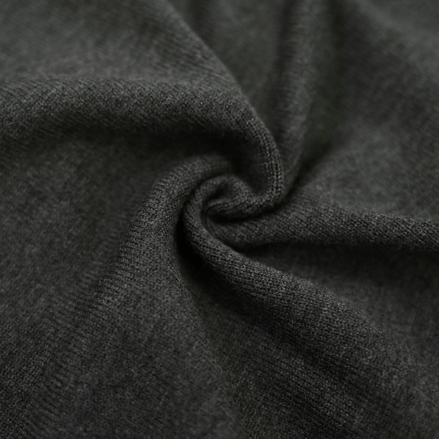 シュナウザーロゴ刺繍ハーフジップニットプルオーバー charcoal image