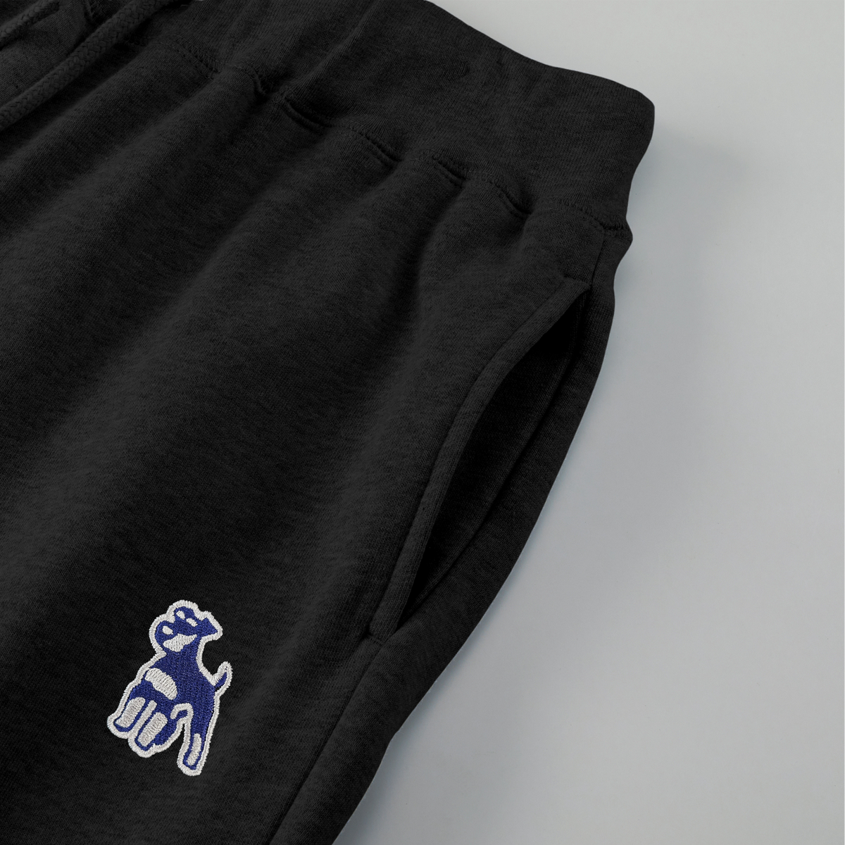 シュナウザーポイントロゴ刺繍スウェットパンツ（ネイビー×ホワイトロゴ）